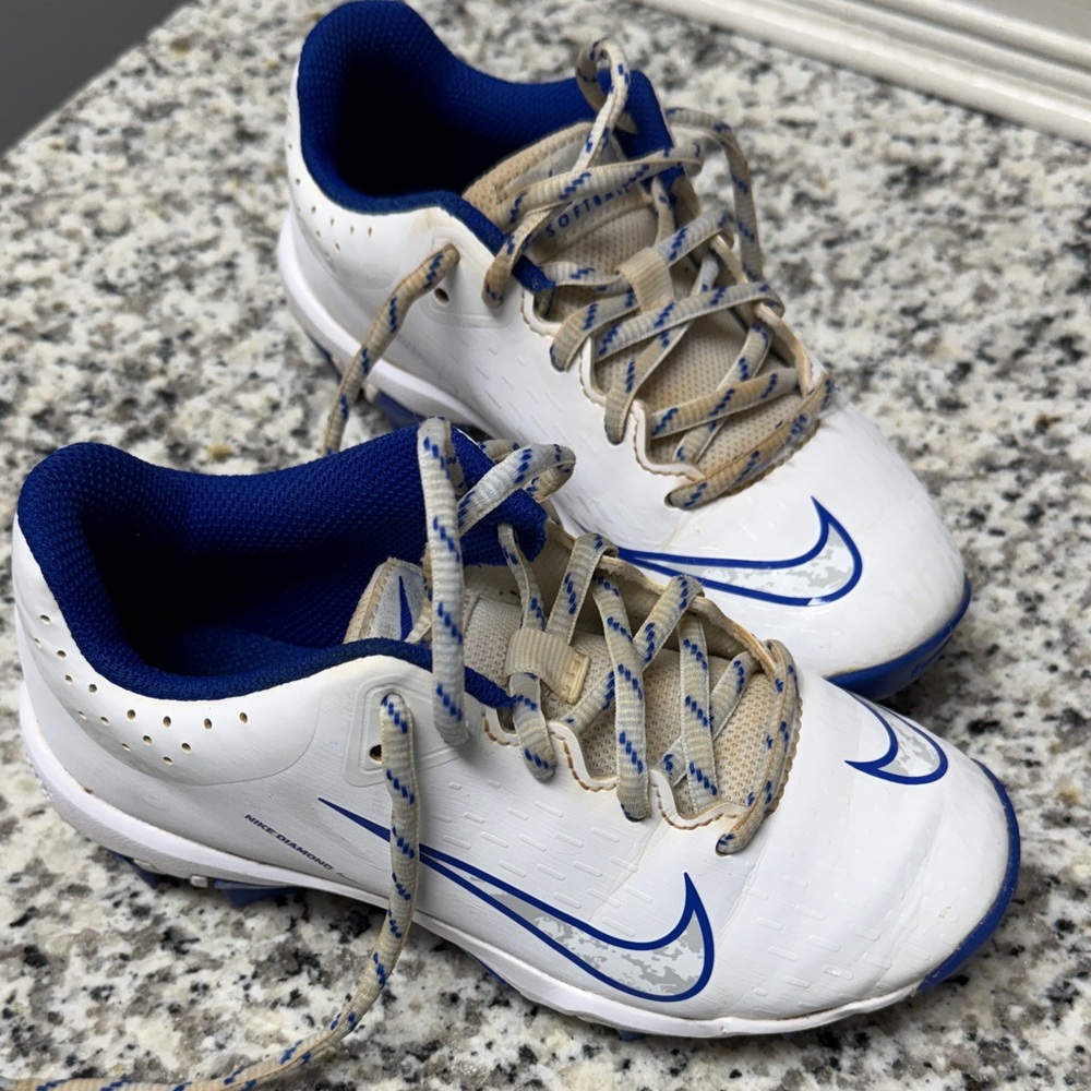 Nike White and Blue Baseball Cleats